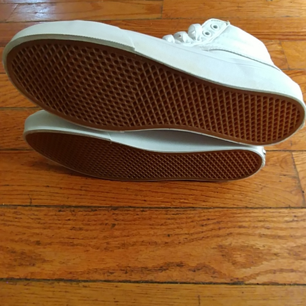 Vans - Picture 5 of 6